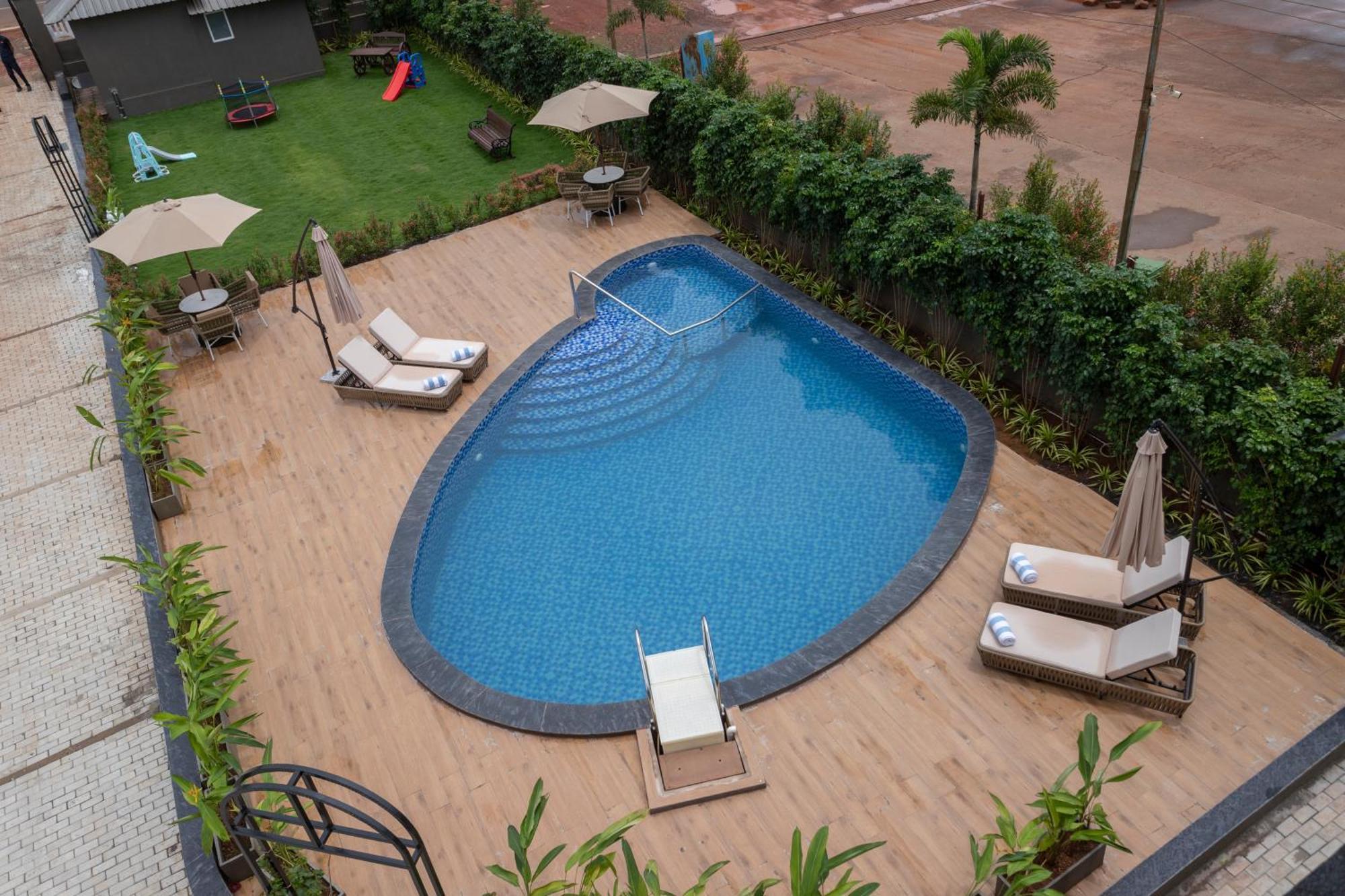 Stone Wood Hotel Amboli Amboli  Exterior photo